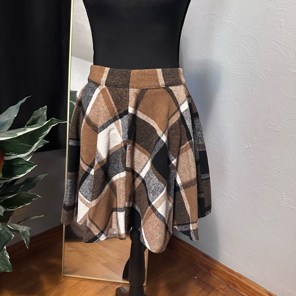 SHEIN Brown and White Plaid Skater Skirt - Picture 2 of 7